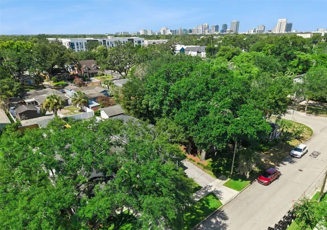 Photo 46 of Sale Pending at 1810 Illinois St, Orlando, FL 32803 | MLS# O6421000 | Listing updated on 2026-09-03