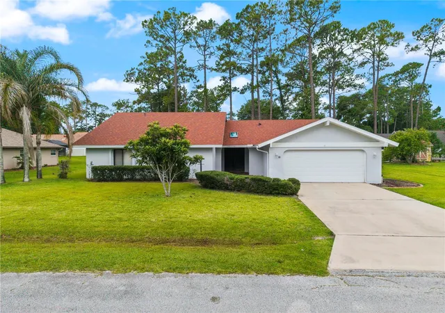 Photo 1 of Single family home for sale at 10 Village Ln, Palm Coast, FL 32164 | MLS# FC319611 | Listing updated on 2026-07-03