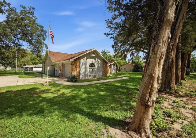 2nd image of 483 Lincoln Ave, Brooksville, FL 34604 | MLS# TB8524524