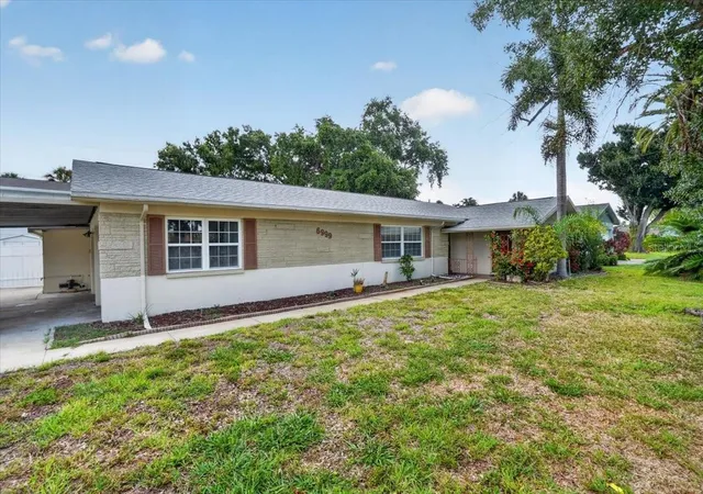 Photo 3 of Single family home for sale at 6999 16th Avenue N, Saint Petersburg, FL 33710 | MLS# TB8524529 | Listing updated on 2026-10-14