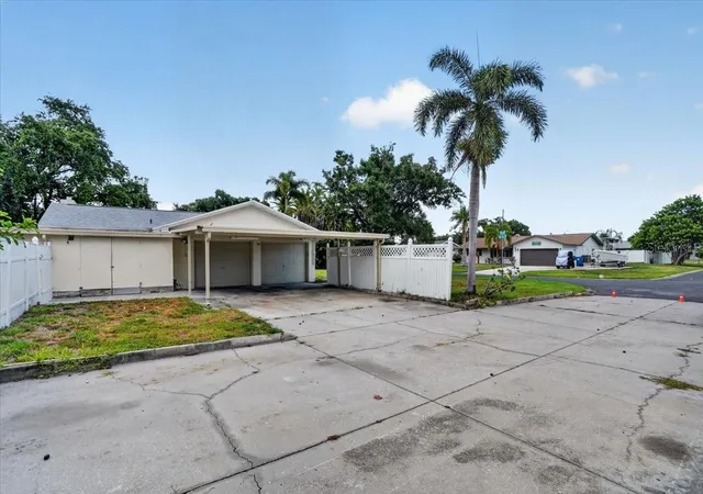 Photo 4 of Single family home for sale at 6999 16th Avenue N, Saint Petersburg, FL 33710 | MLS# TB8524529 | Listing updated on 2026-10-14