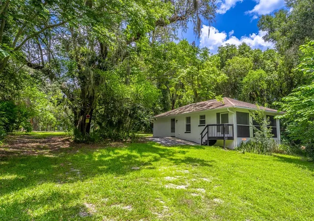 Photo 3 of Single family home for sale at 497 W Beresford Rd, Deland, FL 32720 | MLS# O6421023 | Listing updated on 2026-09-07