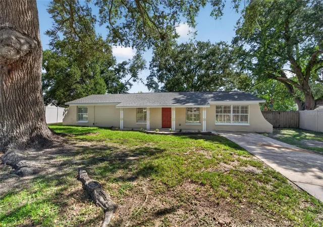 1st image of 522 Highview Cir N, Brandon, FL 33510 | MLS# TB8524537