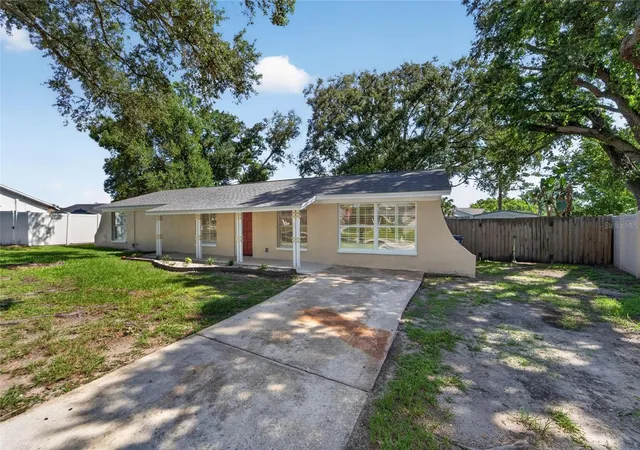 2nd image of 522 Highview Cir N, Brandon, FL 33510 | MLS# TB8524537