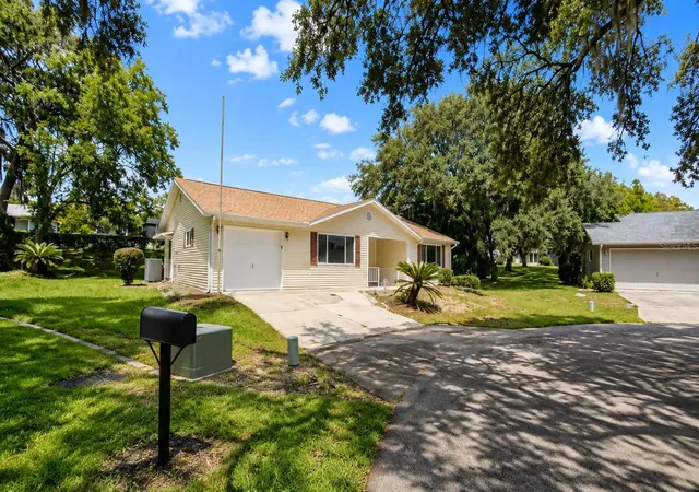Photo 4 of Single family home for sale at 10920 SW 82nd Terrace, Ocala, FL 34481 | MLS# O6421037 | Listing updated on 2026-09-17