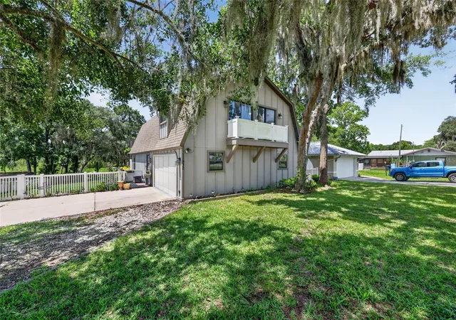 Photo 2 of Single family home for sale at 11932 Se 196th Street, Dunnellon, FL 34431 | MLS# OM727625 | Listing updated on 2026-10-09