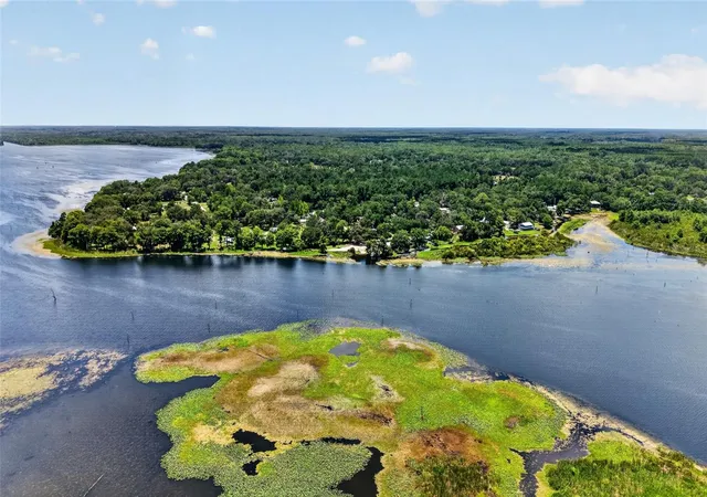 Photo 3 of Single family home for sale at 11932 Se 196th Street, Dunnellon, FL 34431 | MLS# OM727625 | Listing updated on 2026-10-09