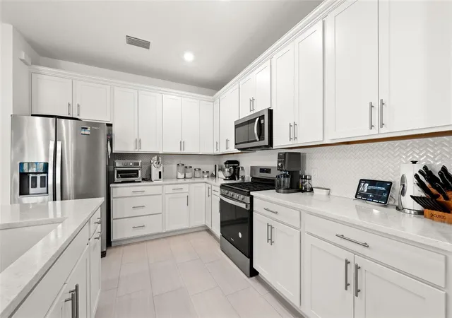 3rd image of 12461 Basalt Ln, Alva, FL 33920 | MLS# C7527889
