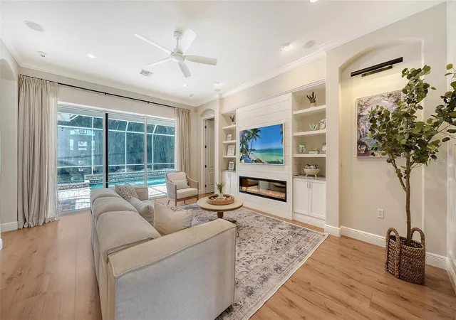 Photo 3 of Single family home for sale at 3921 Maravic Pl, Sarasota, FL 34231 | MLS# A4698526 | Listing updated on 2026-08-28