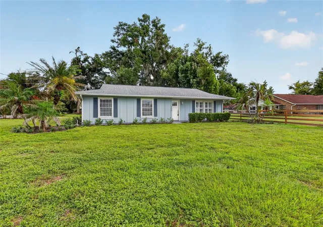 Photo 1 of Single family home for sale at 33350 E Lake Joanna Dr, Eustis, FL 32736 | MLS# G5114444 | Listing updated on 2026-09-29