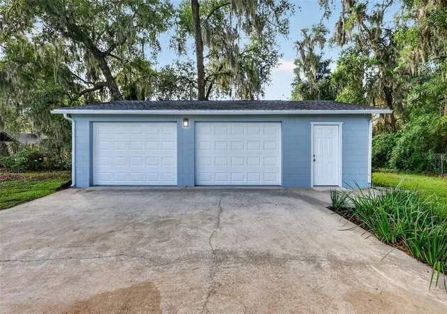 Photo 3 of Single family home for sale at 33350 E Lake Joanna Dr, Eustis, FL 32736 | MLS# G5114444 | Listing updated on 2026-09-29