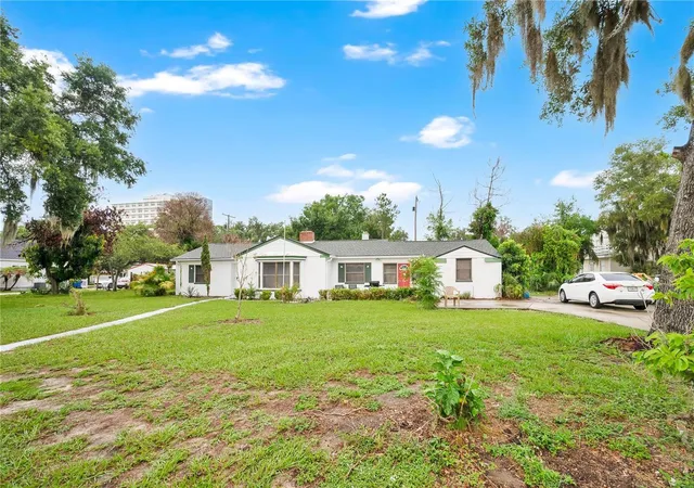 Photo 1 of Single family home for sale at 715 Ave B Sw, Winter Haven, FL 33880 | MLS# O6421098 | Listing updated on 2026-09-01