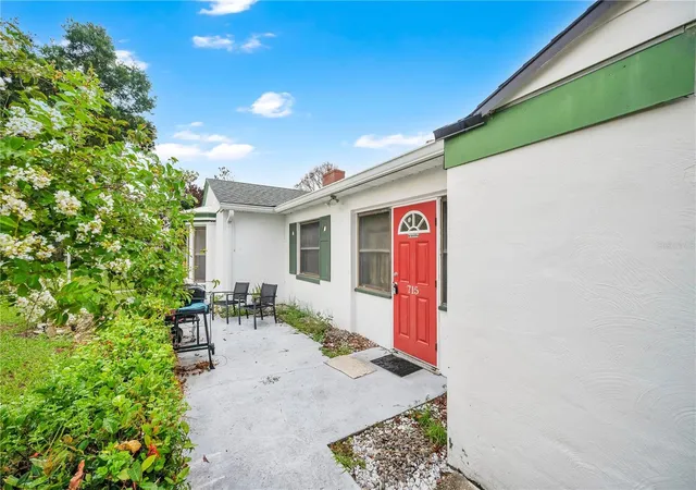 Photo 3 of Single family home for sale at 715 Ave B SW, Winter Haven, FL 33880 | MLS# O6421098 | Listing updated on 2026-09-01