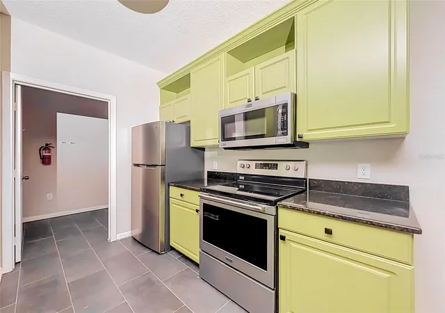4th image of 6003 Hemingway Cir #6003, Haines City, FL 33844 | MLS# O6421115