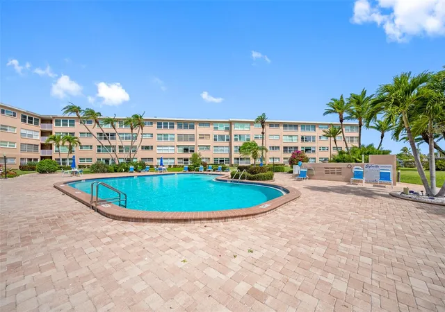 2nd image of 6363 Gulf Winds Dr, ST PETE BEACH, FL 33706