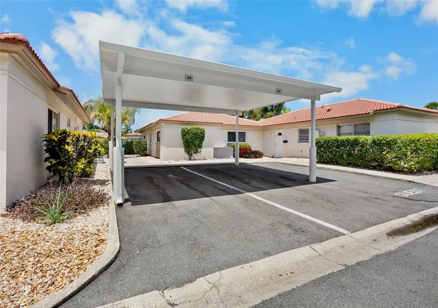 Photo 2 of Single family home for sale at 159 Vista Hermosa Cir #27B, Sarasota, FL 34242 | MLS# A4698551 | Listing updated on 2026-09-15