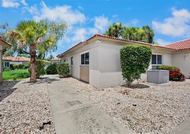 Photo 3 of Single family home for sale at 159 Vista Hermosa Cir #27B, Sarasota, FL 34242 | MLS# A4698551 | Listing updated on 2026-09-15