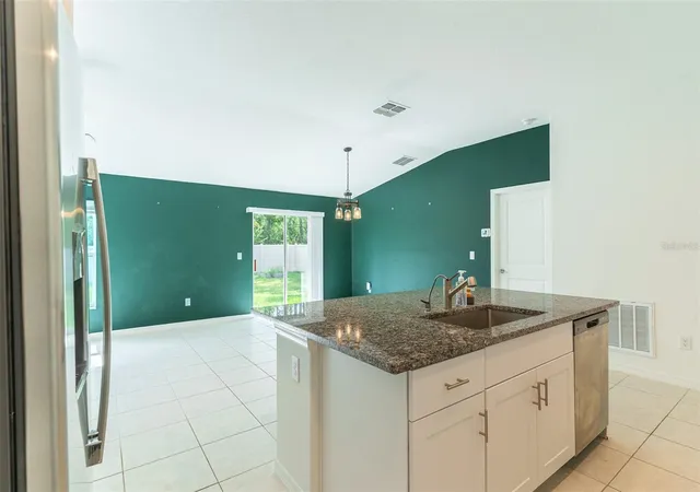 Homes for sale in Lakeland, FL | 1863 Yellow Trl, Lakeland, FL 33801 | MLS# L4963166