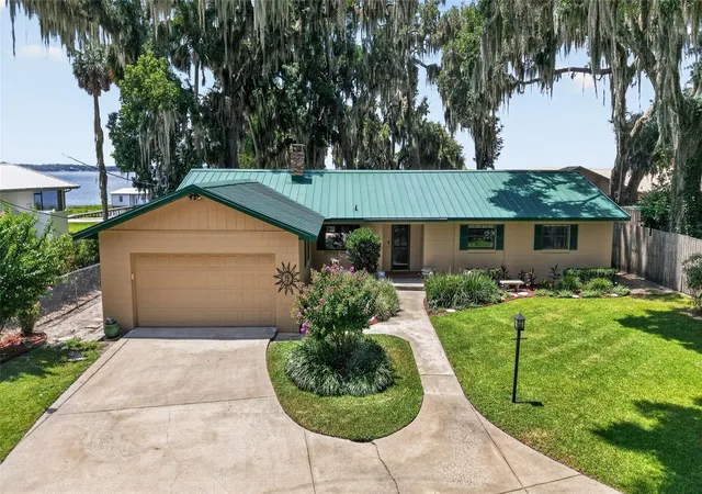 Photo 4 of Single family home for sale at 13200 E Highway 25, Ocklawaha, FL 32179 | MLS# OM727638 | Listing updated on 2026-07-07
