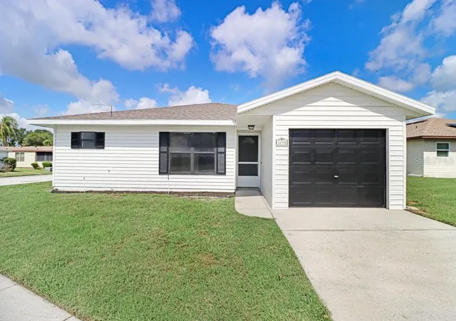 Photo 1 of Single family home for sale at 3250 Pebble Bnd Dr, Lakeland, FL 33810 | MLS# A4698555 | Listing updated on 2026-09-02
