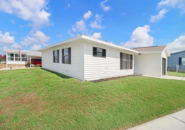 Photo 3 of Single family home for sale at 3250 Pebble Bnd Dr, Lakeland, FL 33810 | MLS# A4698555 | Listing updated on 2026-09-02
