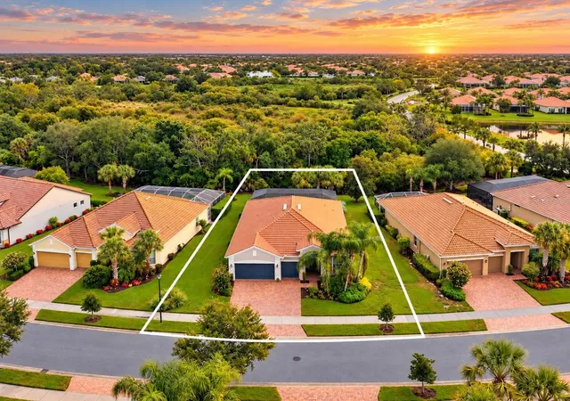 Photo 1 of Single family home for sale at 19556 Petrino St, Venice, FL 34293 | MLS# N6144877 | Listing updated on 2026-10-01