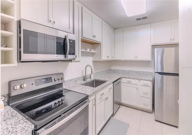 3rd image of 3063 Nw 28Th Cir, Gainesville, FL 32605 | MLS# GC541573