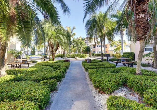 2nd image of 19417 Gulf Blvd, INDIAN SHORES, FL 33785
