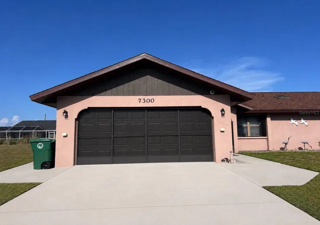 1st image of 7300 Beardsley St, Englewood, FL 34224 | MLS# A4698558