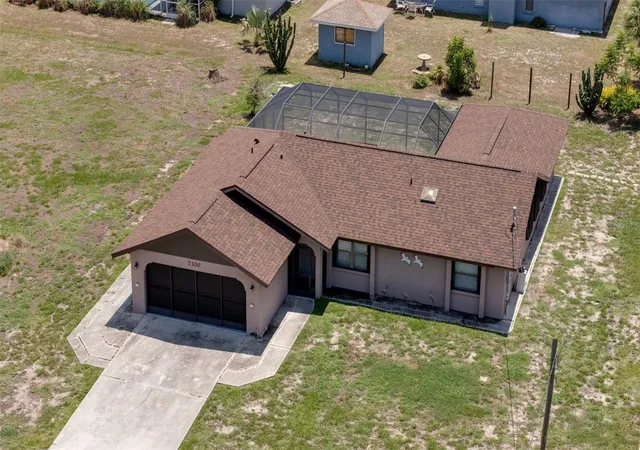 4th image of 7300 Beardsley St, Englewood, FL 34224 | MLS# A4698558