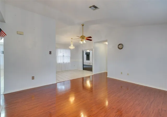 5th image of 7300 Beardsley St, Englewood, FL 34224 | MLS# A4698558