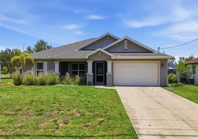 Homes for sale in Cape Coral, FL | 1927 Ne 33rd St, Cape Coral, FL 33909 | MLS# C7527897