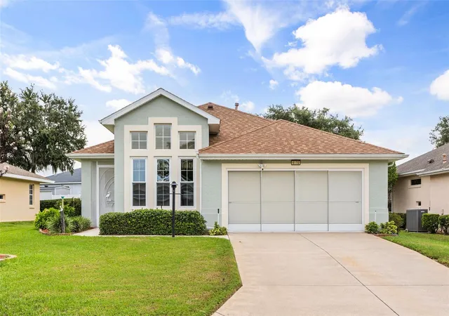 Photo 1 of Single family home for sale at 6170 Sailboat Ave, Tavares, FL 32778 | MLS# O6421156 | Listing updated on 2026-09-29