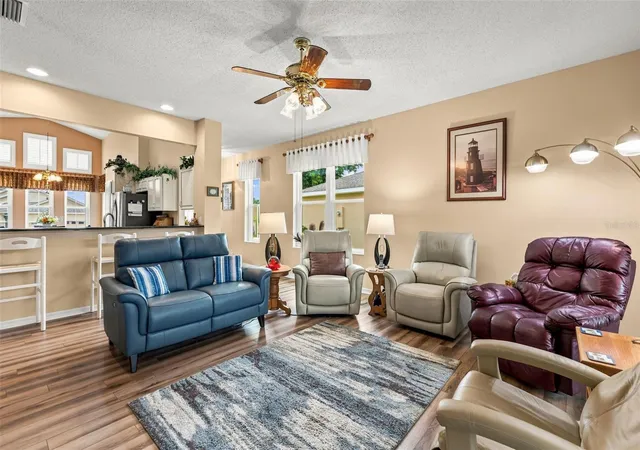 Photo 4 of Single family home for sale at 6170 Sailboat Ave, Tavares, FL 32778 | MLS# O6421156 | Listing updated on 2026-09-29
