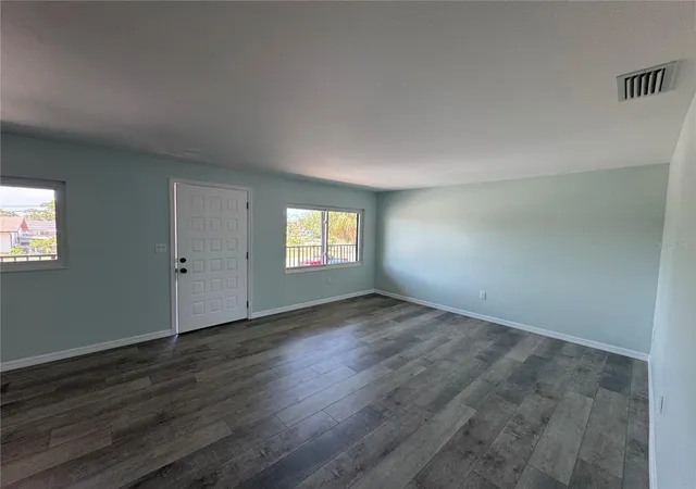 2nd image of 1258 Barbara Dr #202, Venice, FL 34285 | MLS# C7527898