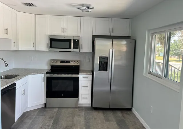 5th image of 1258 Barbara Dr, Venice, FL 34285