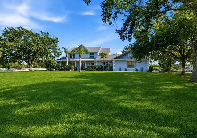 Photo 3 of Single family home for sale at 20207 77th Avenue E, Bradenton, FL 34202 | MLS# A4698566 | Listing updated on 2026-07-18