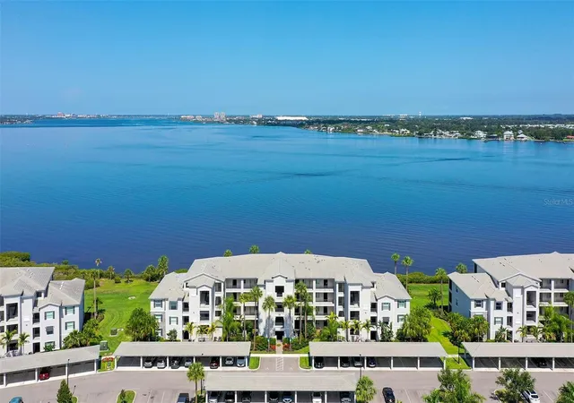 3rd image of 910 Tidewater Shores Loop, Bradenton, FL 34208