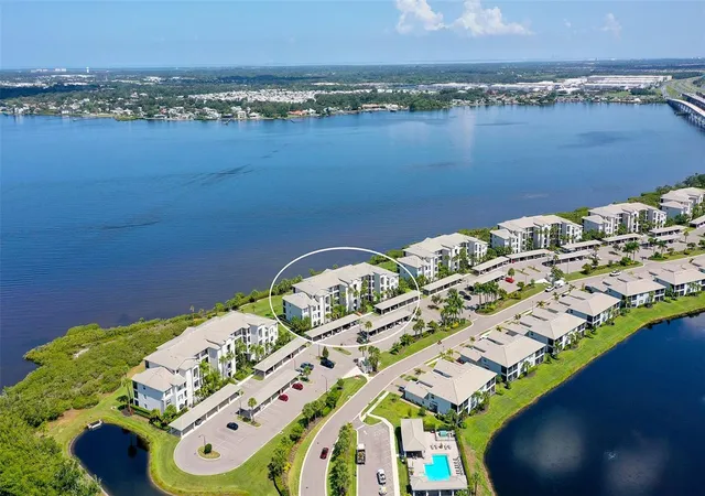 5th image of 910 Tidewater Shores Loop, Bradenton, FL 34208
