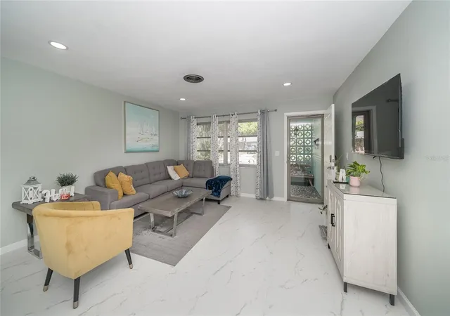 2nd image of 2063 Dunston Cvs Rd, Clearwater, FL 33755 | MLS# TB8524672