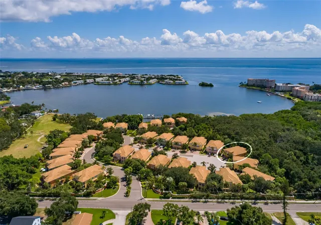 Photo 2 of Townhouse for sale at 190 Banyan Bay Dr, Saint Petersburg, FL 33705 | MLS# TB8524673 | Listing updated on 2026-09-28