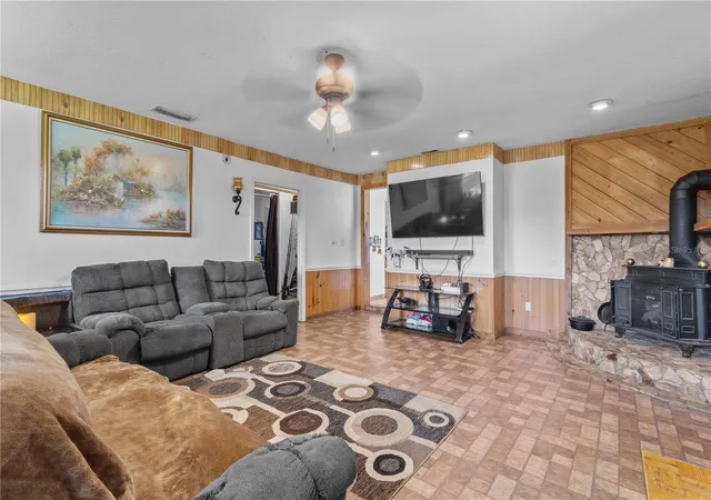 Photo 3 of Single family home for sale at 17250 Nw 26th Court, Trenton, FL 32693 | MLS# GC541578 | Listing updated on 2026-08-10