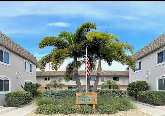 Photo 1 of Condo for sale at 624 Flamingo Dr #112, Venice, FL 34285 | MLS# C7527901 | Listing updated on 2026-08-10