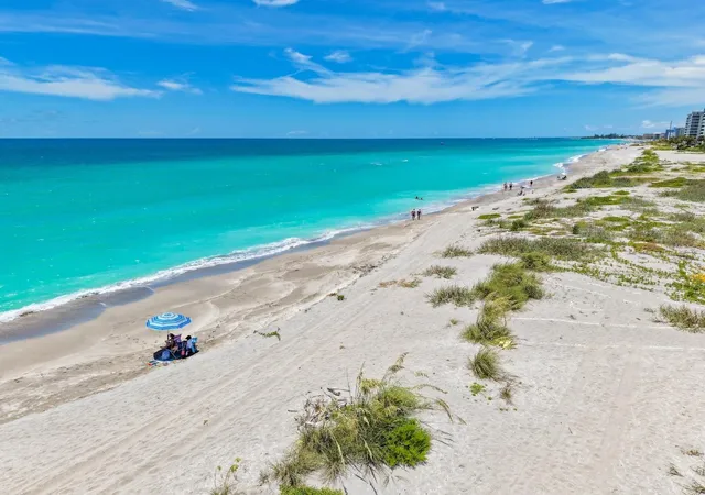 Photo 2 of Condo for sale at 624 Flamingo Dr #112, Venice, FL 34285 | MLS# C7527901 | Listing updated on 2026-08-10