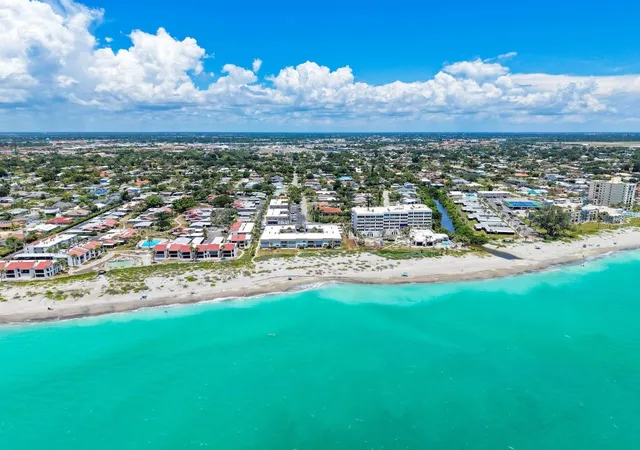 Photo 3 of Condo for sale at 624 Flamingo Dr #112, Venice, FL 34285 | MLS# C7527901 | Listing updated on 2026-08-10