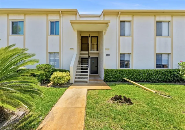 1st image of 126 Cypress Ct #26, Oldsmar, FL 34677 | MLS# TB8524688
