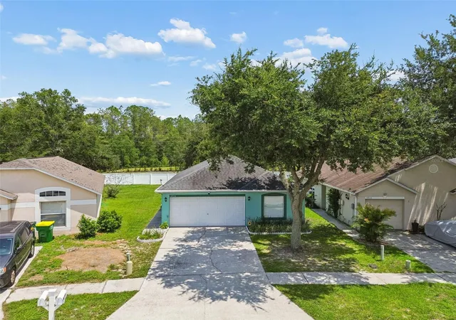 2nd image of 5936 Lake Front Dr, Wesley Chapel, FL 33545 | MLS# TB8524690