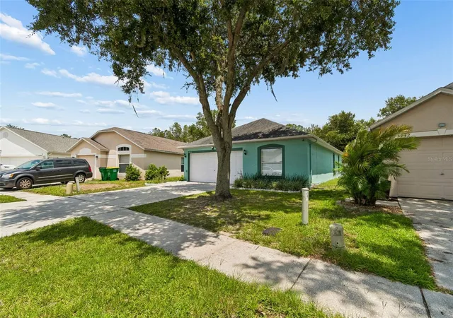 3rd image of 5936 Lake Front Dr, Wesley Chapel, FL 33545 | MLS# TB8524690
