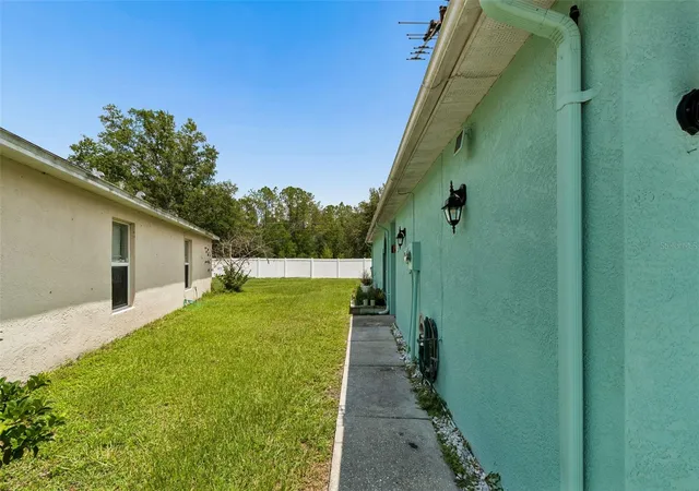 5th image of 5936 Lake Front Dr, Wesley Chapel, FL 33545 | MLS# TB8524690
