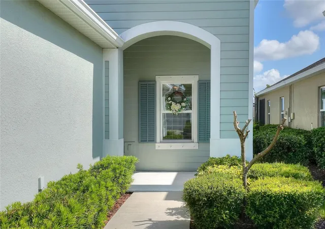 3rd image of 13529 Circa Crossing Dr, Lithia, FL 33547 | MLS# TB8524695